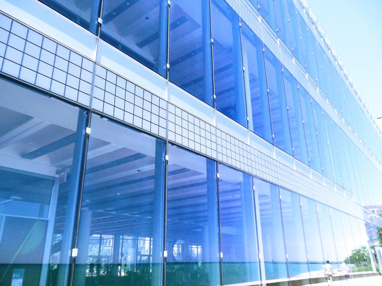 Commercial window cleaning